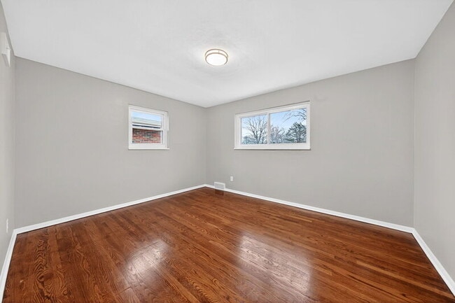 Building Photo - 9475 Yorktown Dr