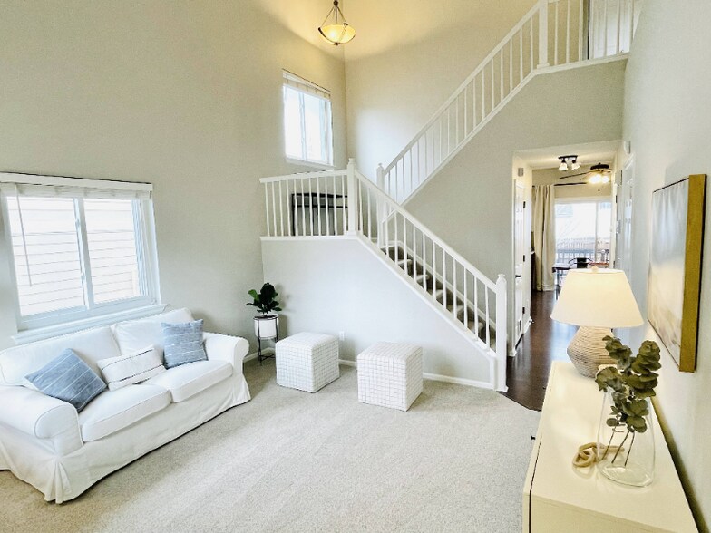 Building Photo - 2446 S Gibralter Way