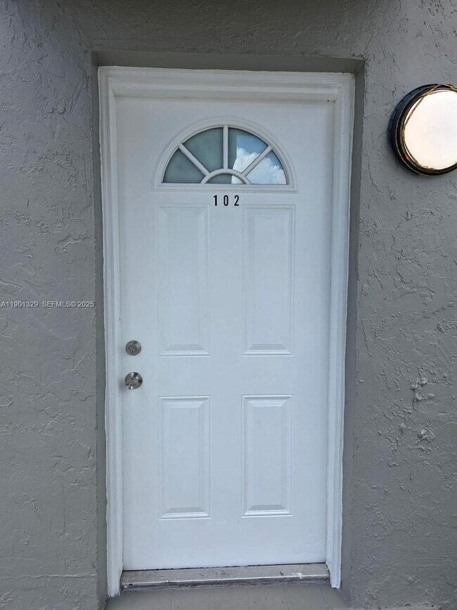 Building Photo - 438 NE 210th Cir Terrace