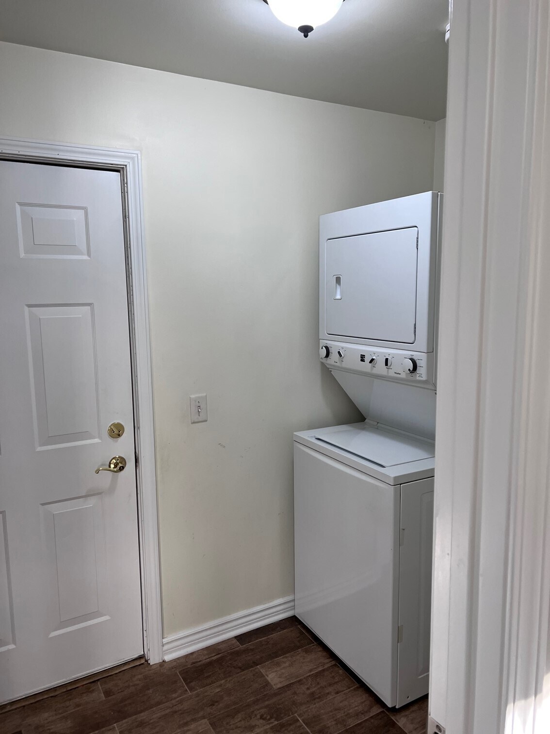 Washer & Dryer - 3333 Bromley Ln
