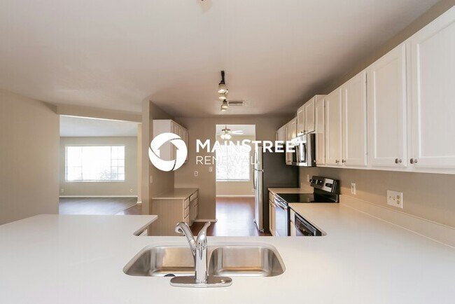 Building Photo - 3 Bedroom Pet-Friendly Home in Gilbert, AZ...