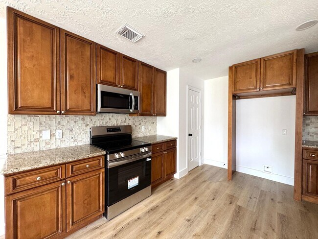 Building Photo - 6427 Liberty Valley Dr