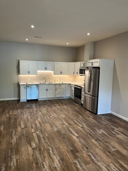 Brand New Kitchen & Appliances - 2429 Highway 17