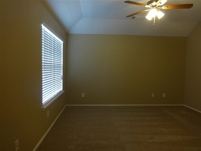 Building Photo - 8918 Farm Ridge Ln