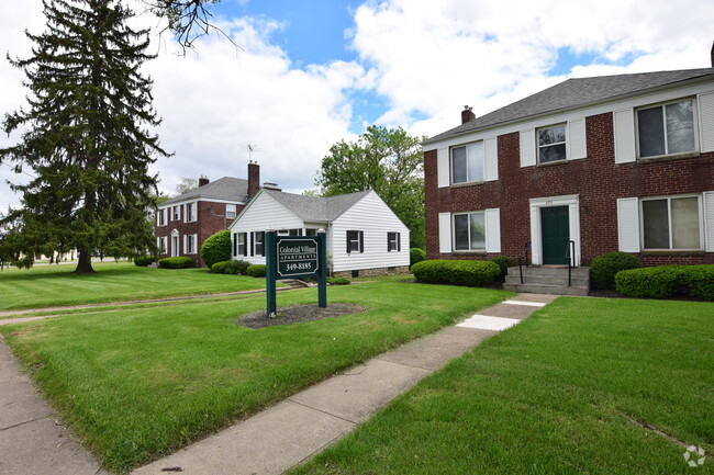 Building Photo - Colonial Village