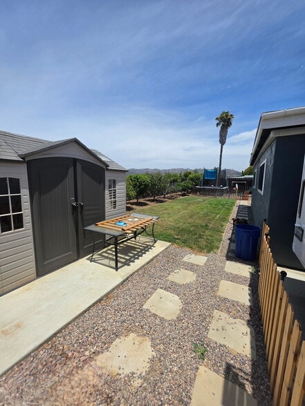 Building Photo - 598 Tam O Shanter Dr