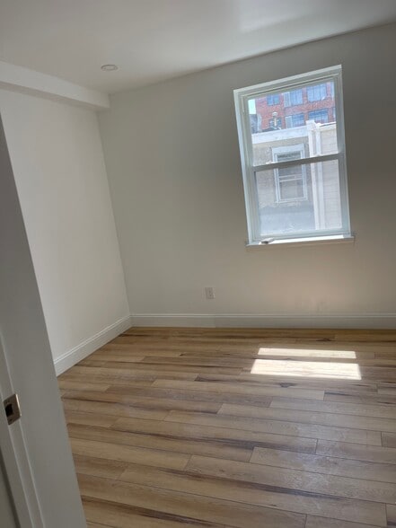 Building Photo - 1130 Carpenter St