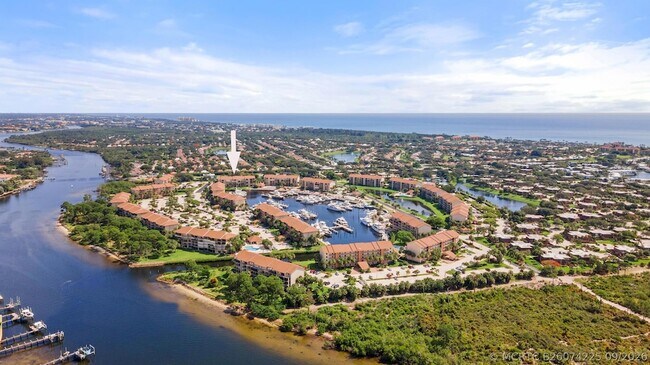 Building Photo - 1601 Marina Isle Way