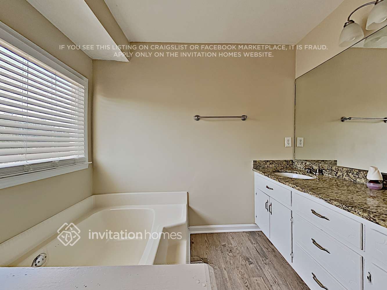 Building Photo - 1217 Willow Dr