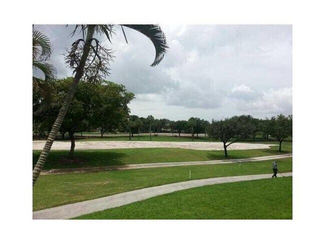 Building Photo - 00 Bridgewood Dr