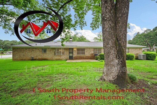 Building Photo - 2205 Woodhillcrest Dr