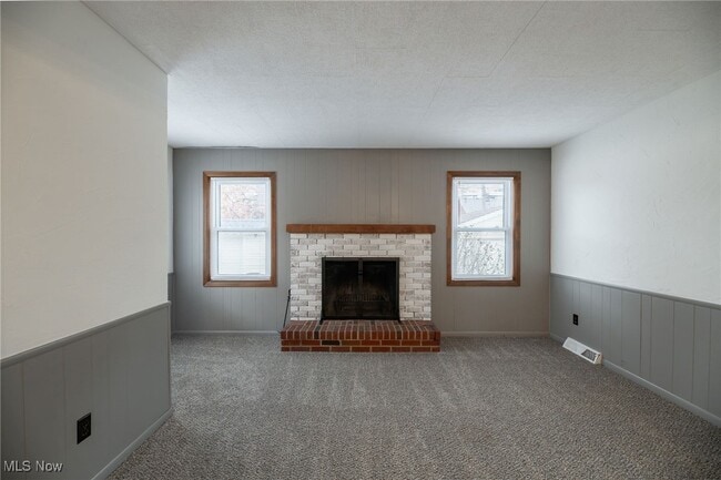 Building Photo - 6310 Hampstead Ave