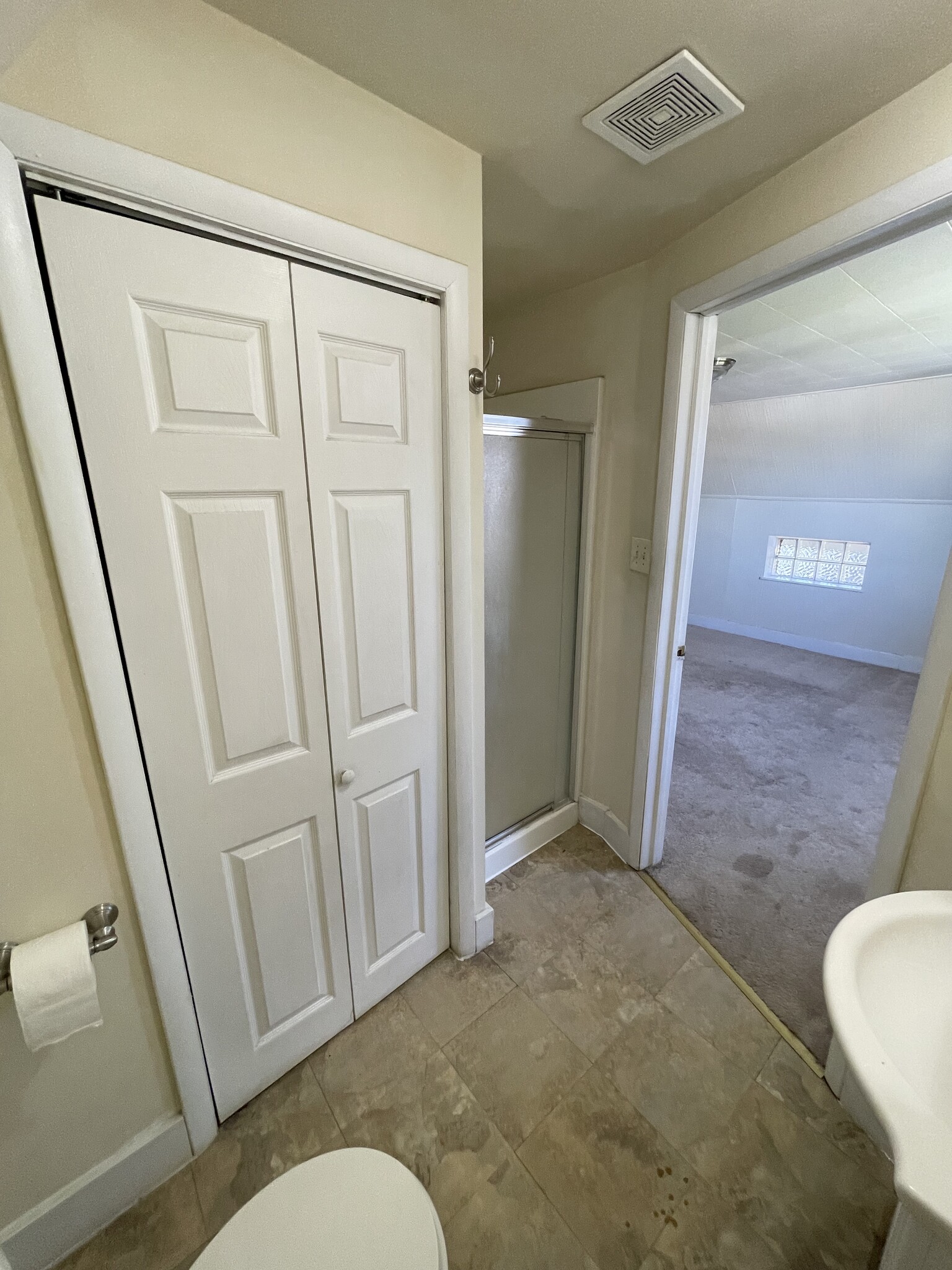 Bath with shower - 225 E 6th Ave