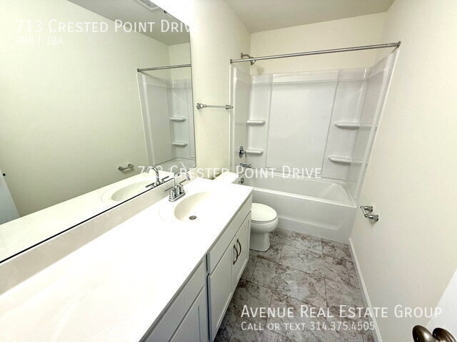 Building Photo - 713 Crested Pt Dr