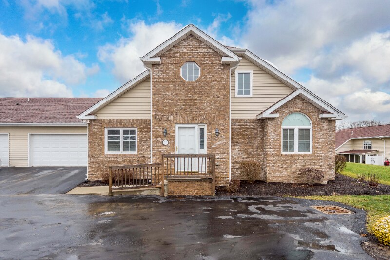 Primary Photo - 72 Nicholas Dr