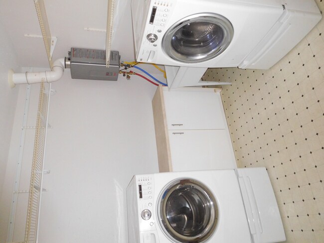 Building Photo - 1067 Ursula St