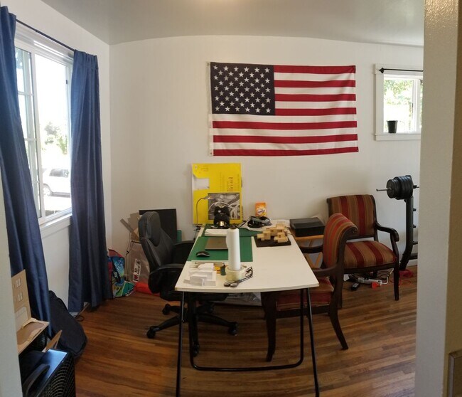 Building Photo - 209 Jeffrey Dr