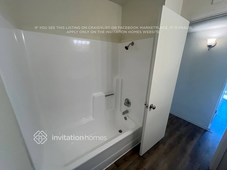 Building Photo - 535 S Udall