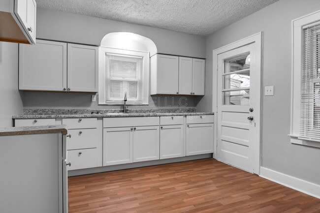 Building Photo - 1732 S 23rd St