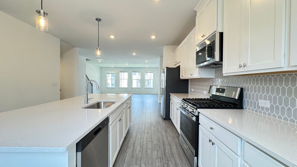 Building Photo - 104 Holt Ln