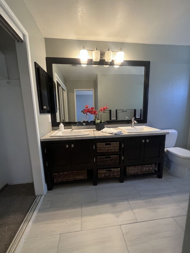 Building Photo - Nice 3 bedroom family home for rent in great Rocklin location