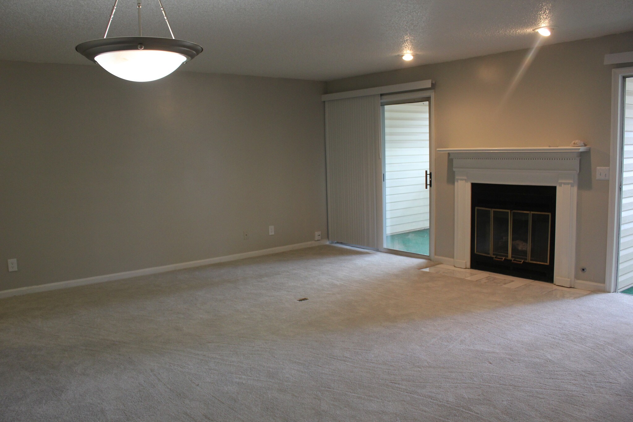 Building Photo - 35 Devon Ln