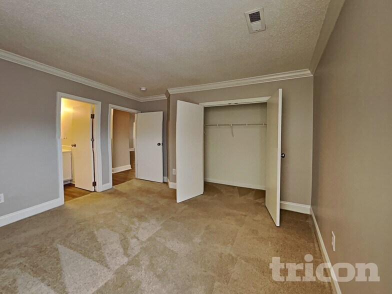 Building Photo - 11608 Stewarts Crossing Dr