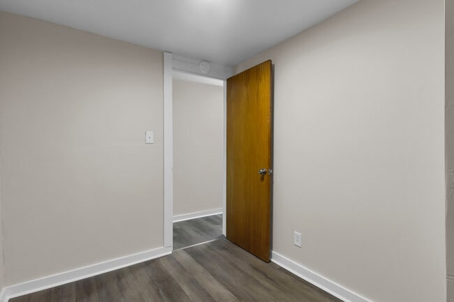 Building Photo - 1226 Cedar St