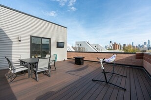 Building Photo - 1625 N Clybourn Ave