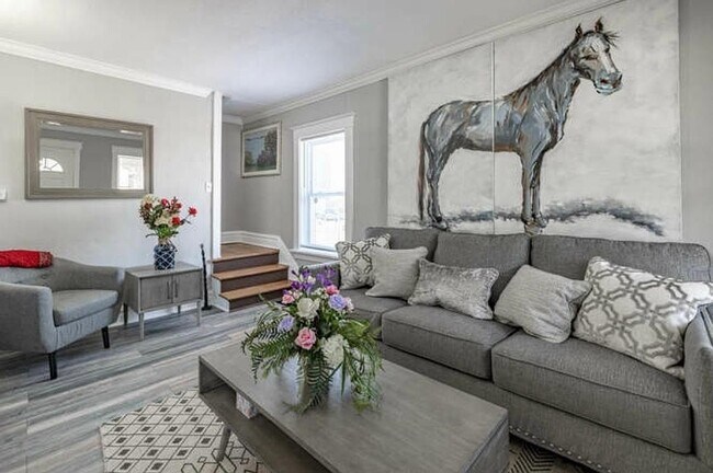 Building Photo - 6056 Clemens Ave