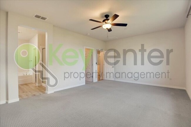 Building Photo - 5584 Harcrest Dr