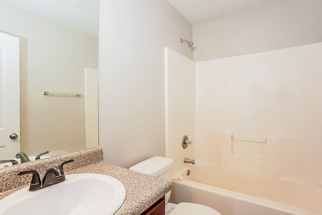 Building Photo - 5-Bedroom Grovetown, GA Home