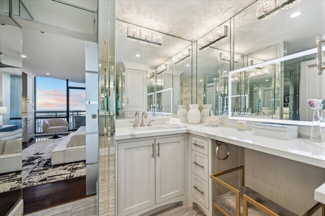 Building Photo - 15 Greenway Plz