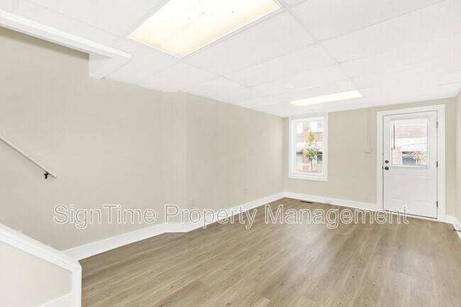 Building Photo - 152 E South St