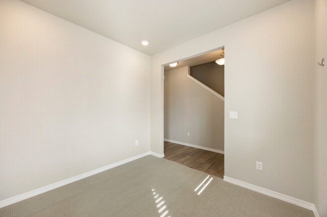 Building Photo - 10886 Rolling Peaks Dr