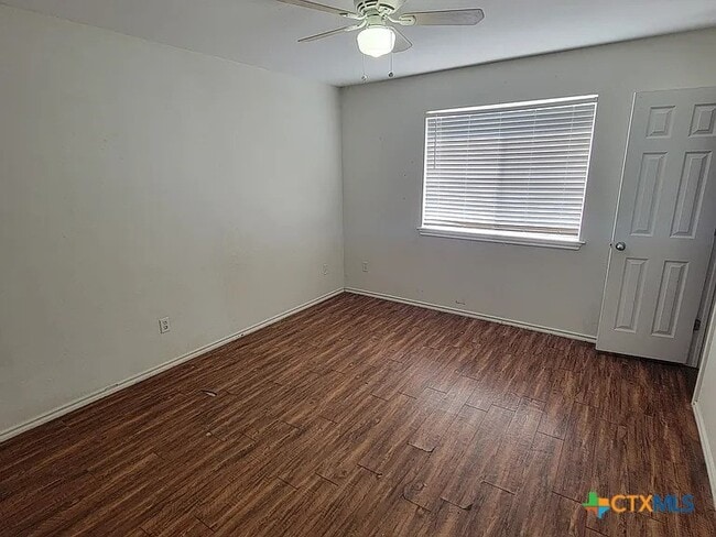 Building Photo - 814 Sagewood Trail