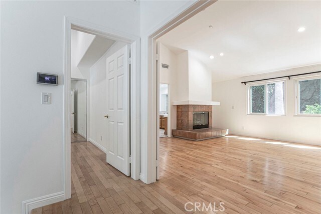 Building Photo - 2644 E Chevy Chase Dr