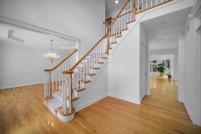 Building Photo - 36W244 Fieldcrest Dr