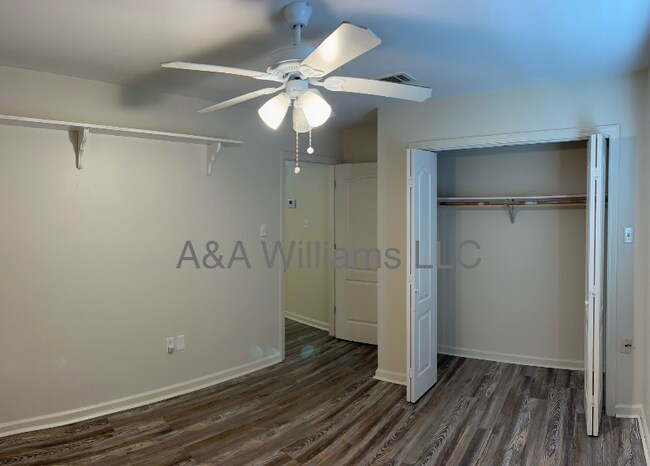 Building Photo - 16128 Monica Dr