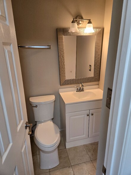 Building Photo - 4818 Kingfisher Ct