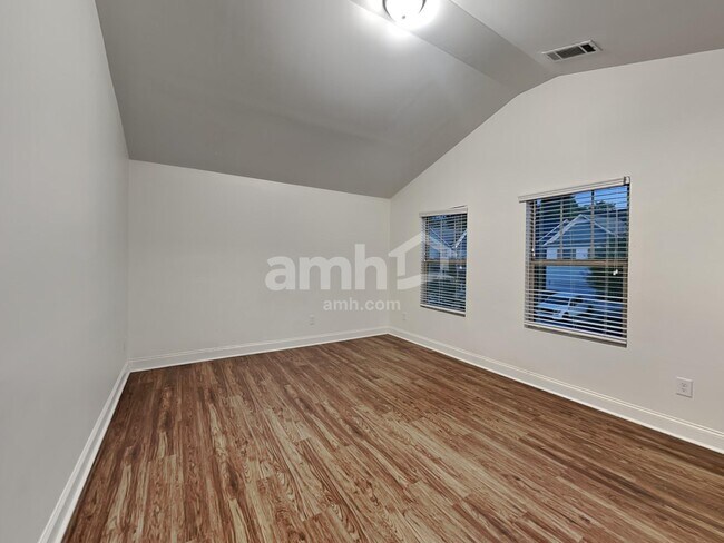 Building Photo - 460 Omnia Ridge Way