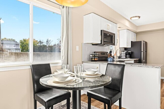 Building Photo - 18355 Mesle St