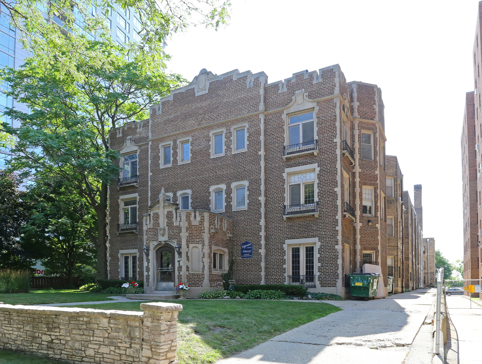 Building Photo - Edgewater Apartments