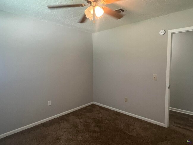 Building Photo - 211 Laverne Dr