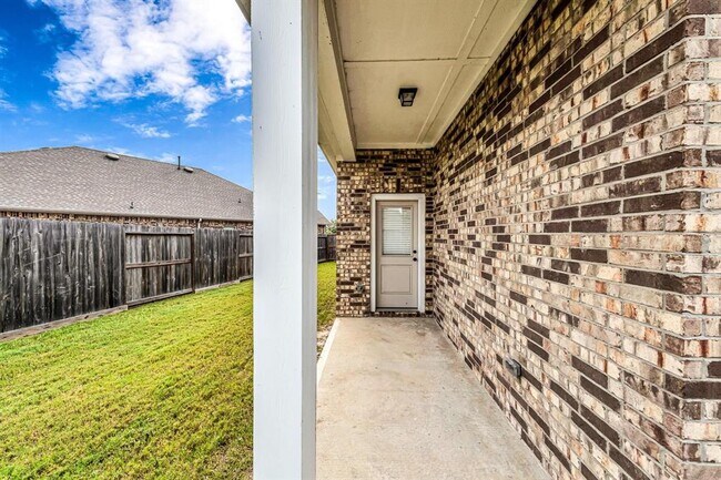 Building Photo - 2410 Blazing Star Dr