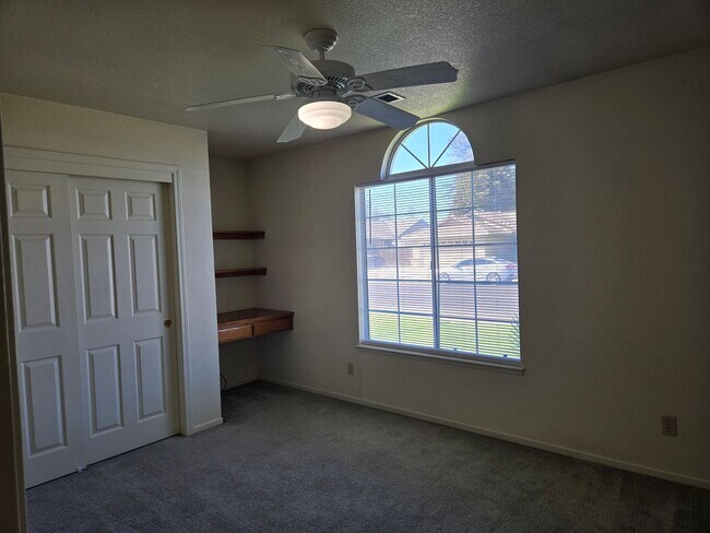 Building Photo - 20427 Sparrow Ct
