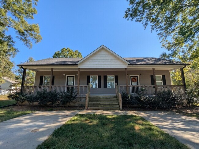 Primary Photo - 555 Park Cir