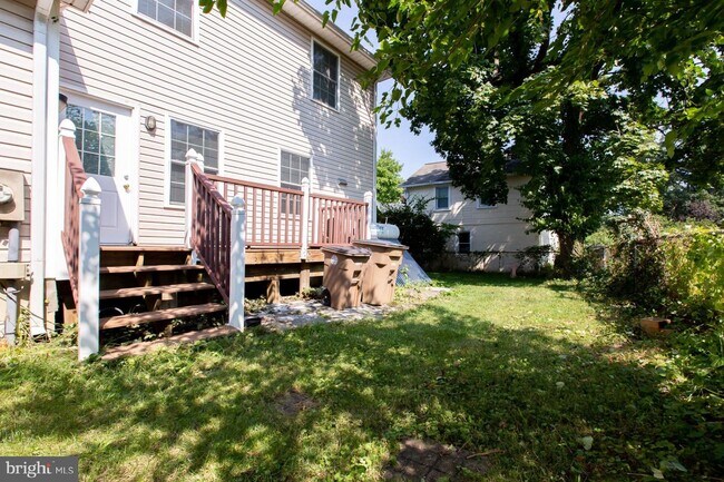 Building Photo - 303 Lincoln Ave