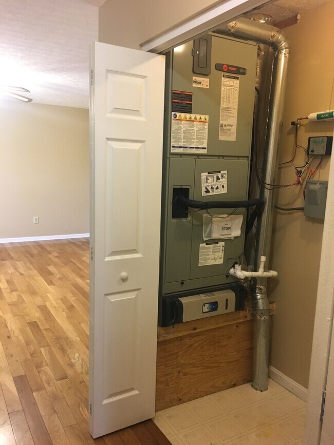 Building Photo - Just In Time For Christmas!