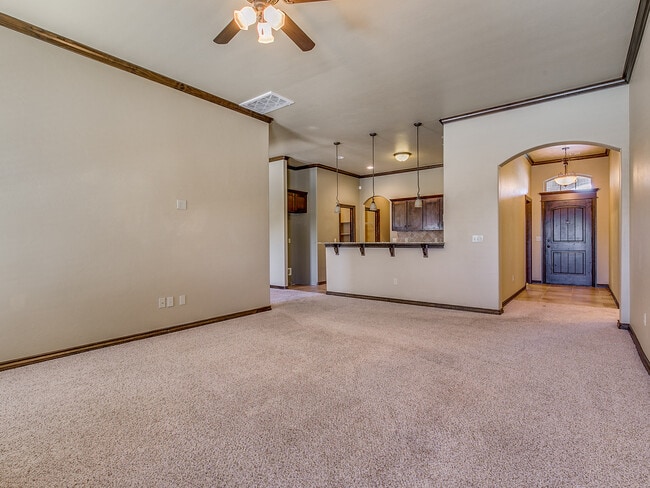 Building Photo - Highly Sought After Stonebridge Addition +...